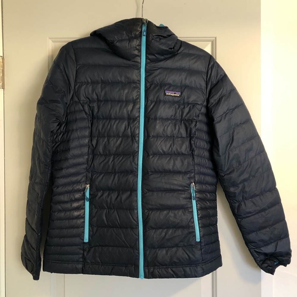 Women’s Patagonia hooded puffy